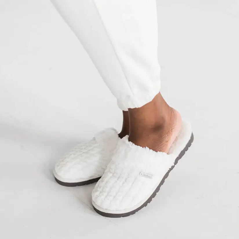 Creekside Slide Slippers | Cable Knit Cloud