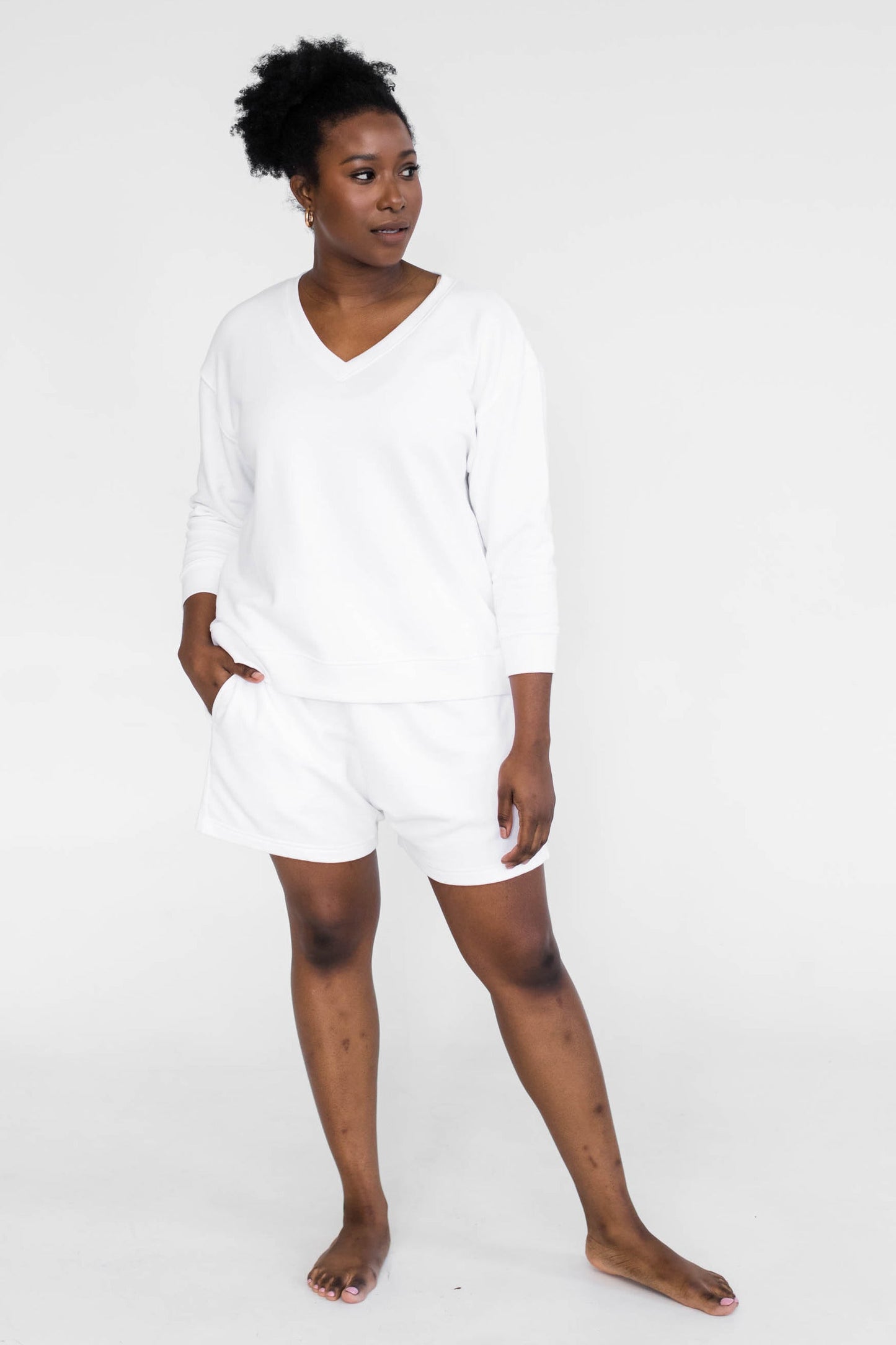 Darin V-Neck 3/4 Sleeve Sweatshirt | White