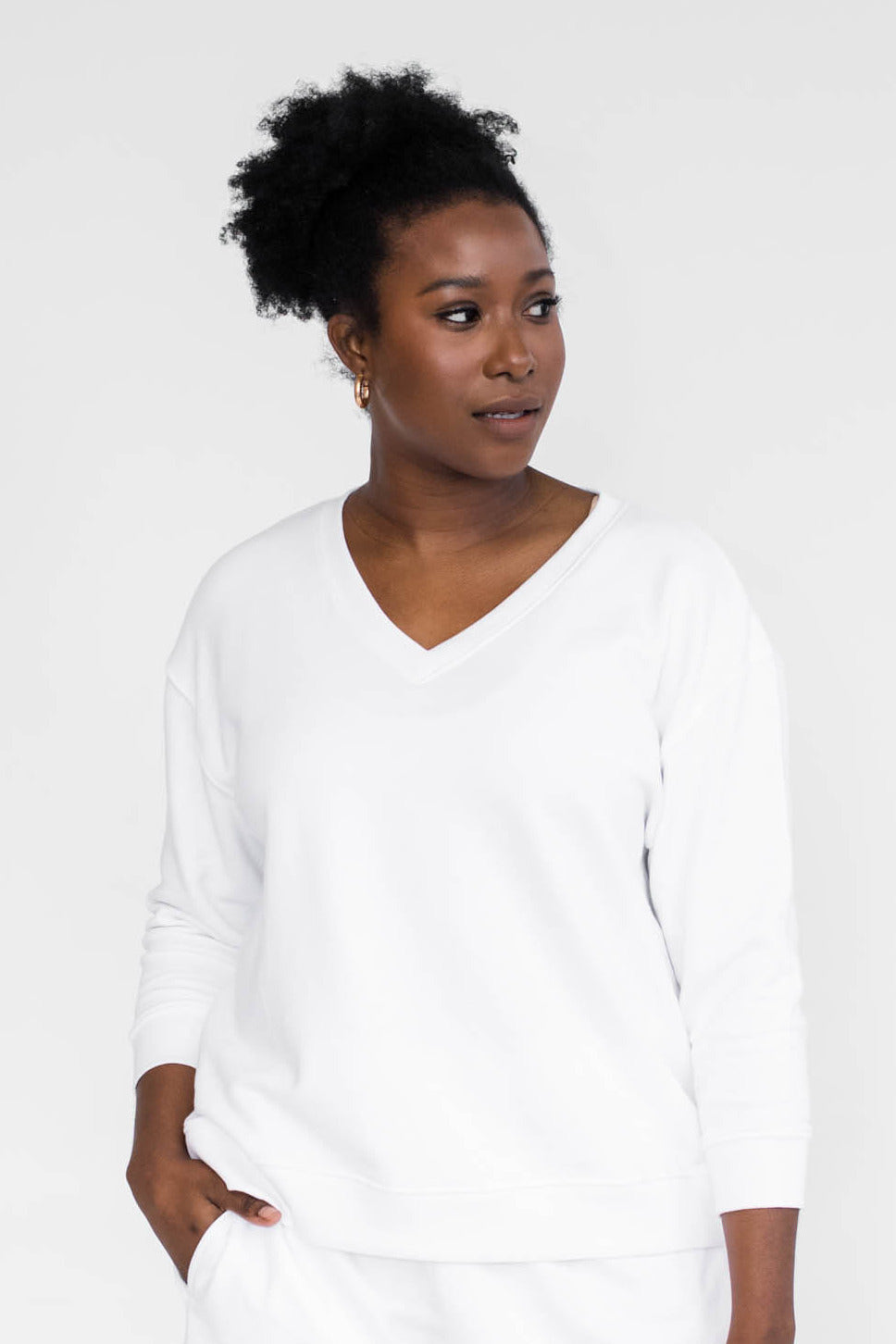 Darin V-Neck 3/4 Sleeve Sweatshirt | White