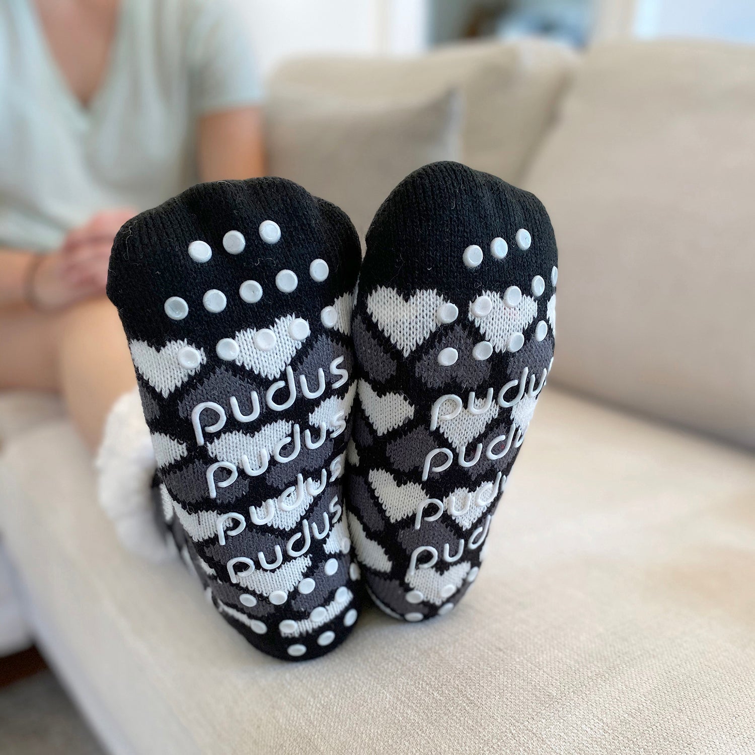 Pudus Cozy Winter Slipper Socks for Women and Men with Non-Slip Grippers and Faux Fur Sherpa Fleece - Adult Regular Fuzzy Socks Heart Black- Classic Slipper Sock