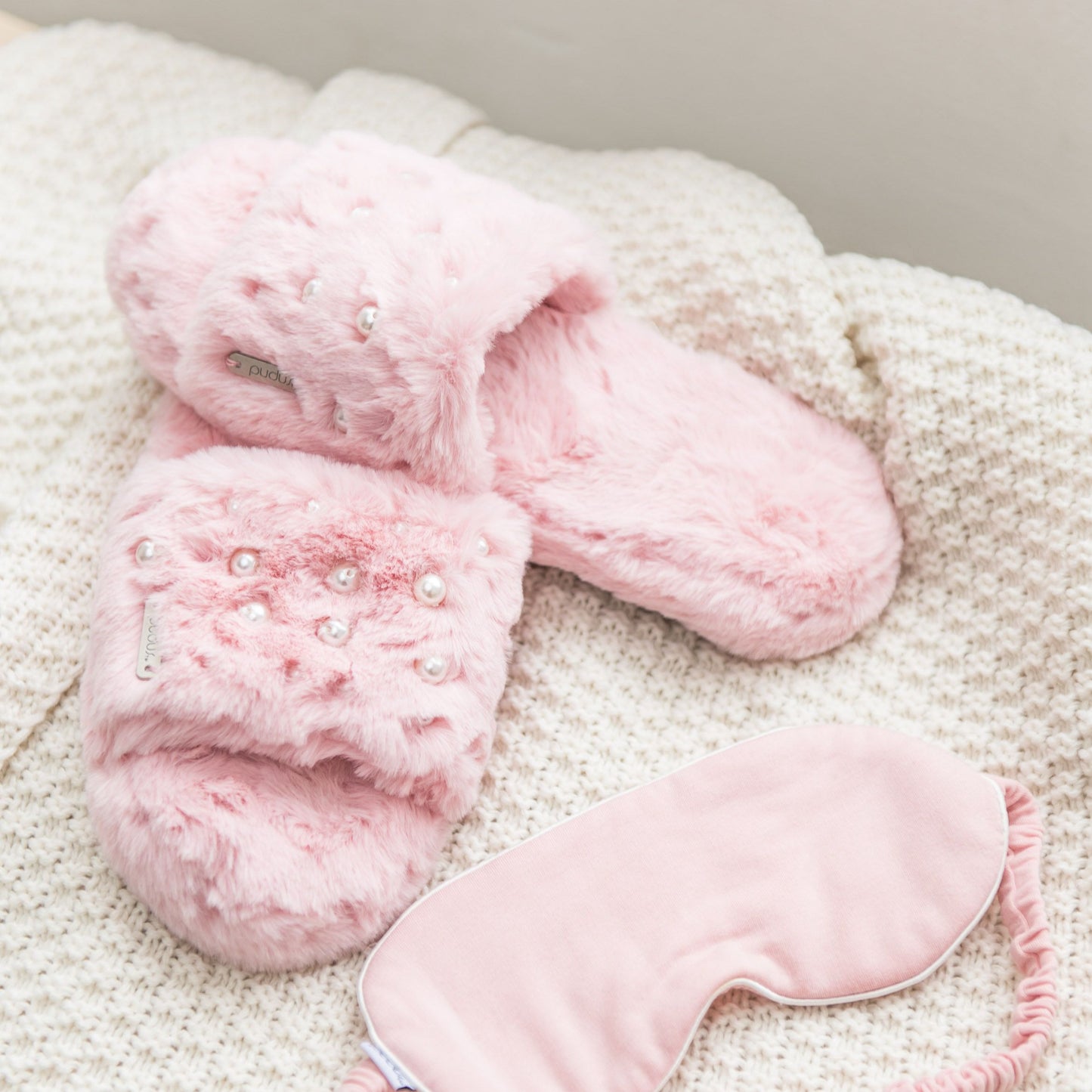 Faux Fur Pearl Slide Slippers | Pink