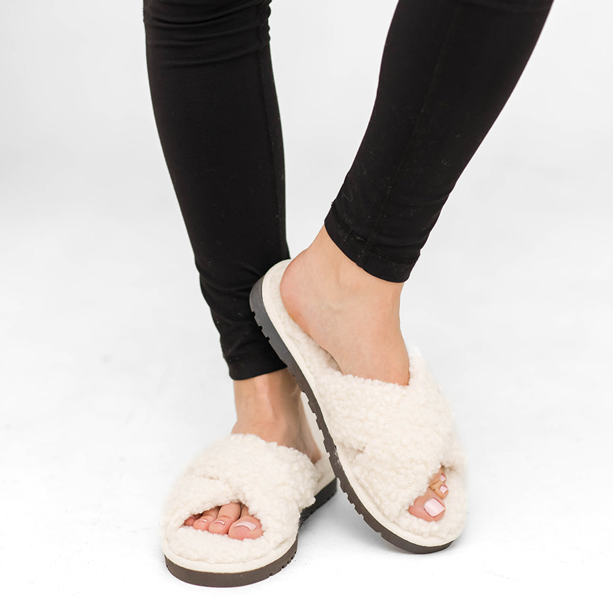 Criss cross online slippers canada